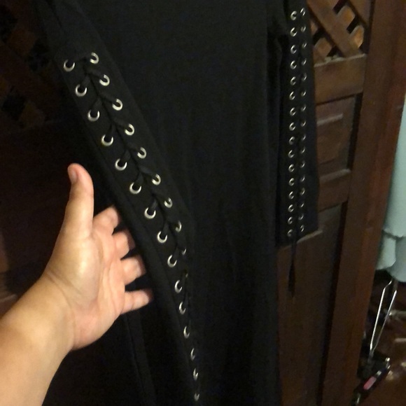 M K R M - Picture 2 of 5